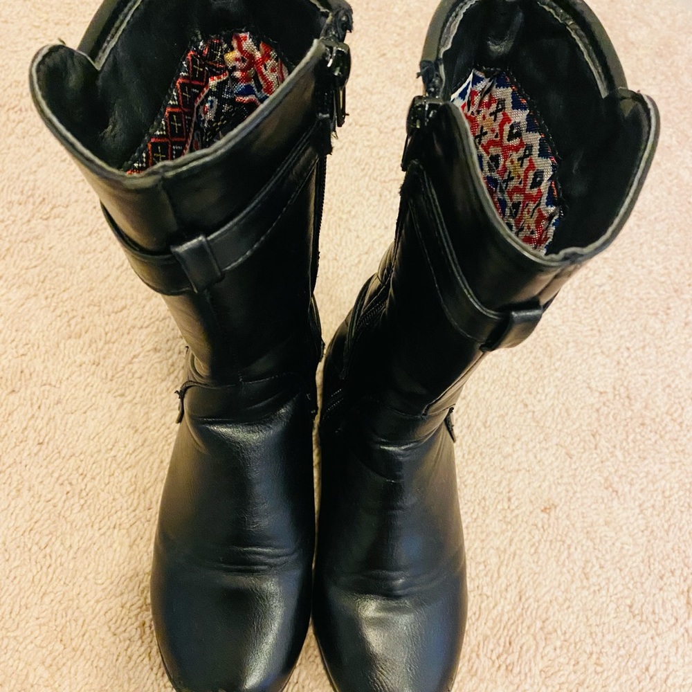Girls boots